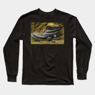 George the mouse in a old boot house 2021 Long Sleeve T-Shirt